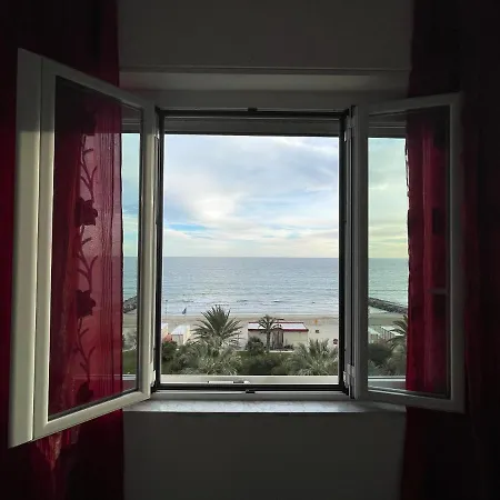Via Xxv Aprile 4 Locali - Di Fronte Al Mare